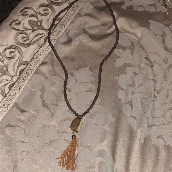 Beaded tassel necklace - Picture 2 of 3